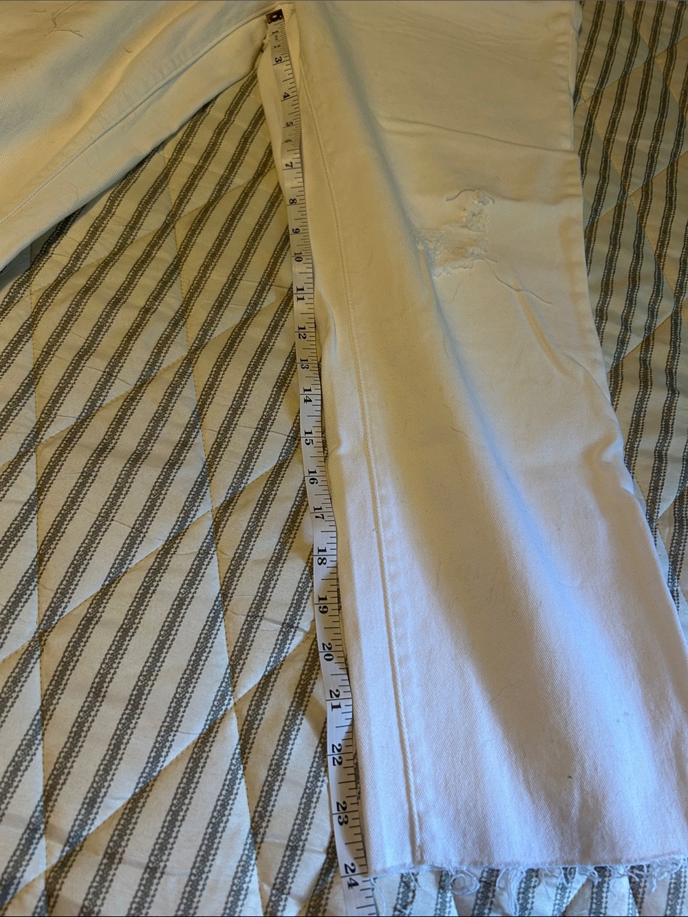 Time and Tru White Straight Leg Jeans - Picture 7 of 7